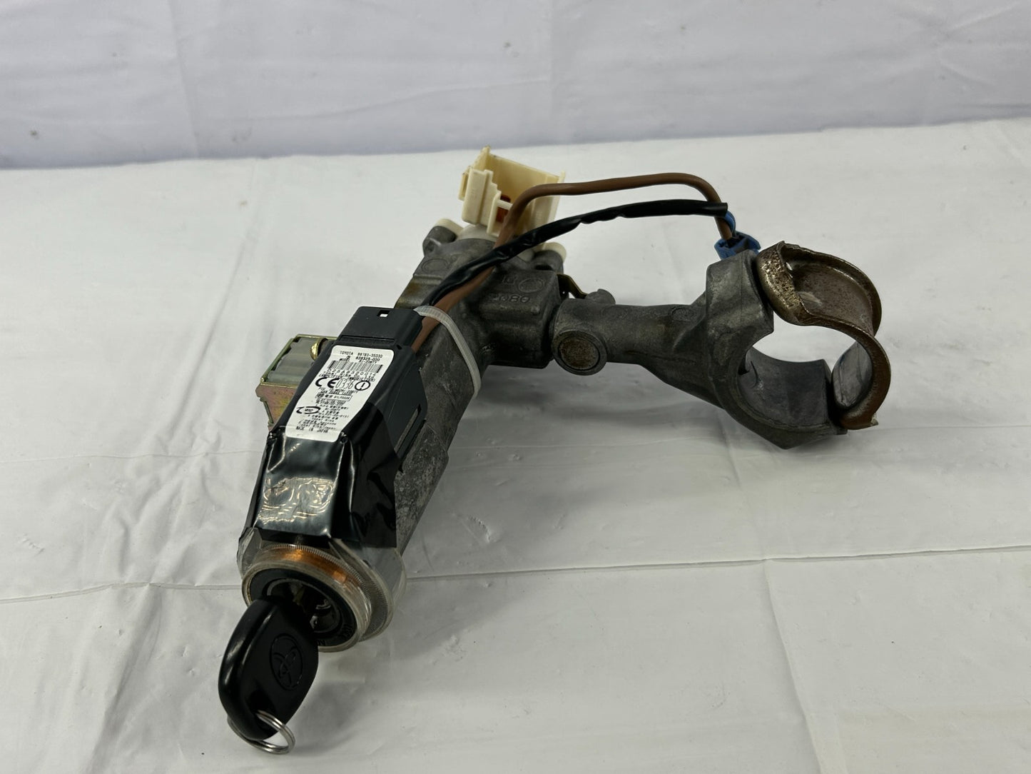 2003-2009 Toyota 4Runner Ignition Switch Lock Cylinder Assembly OEM 45280-35390