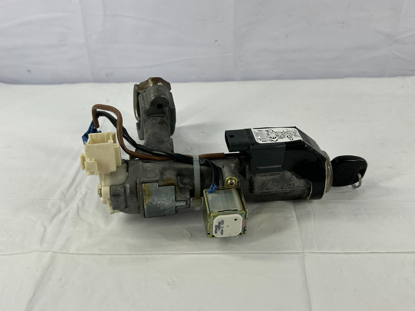 2003-2009 Toyota 4Runner Ignition Switch Lock Cylinder Assembly OEM 45280-35390