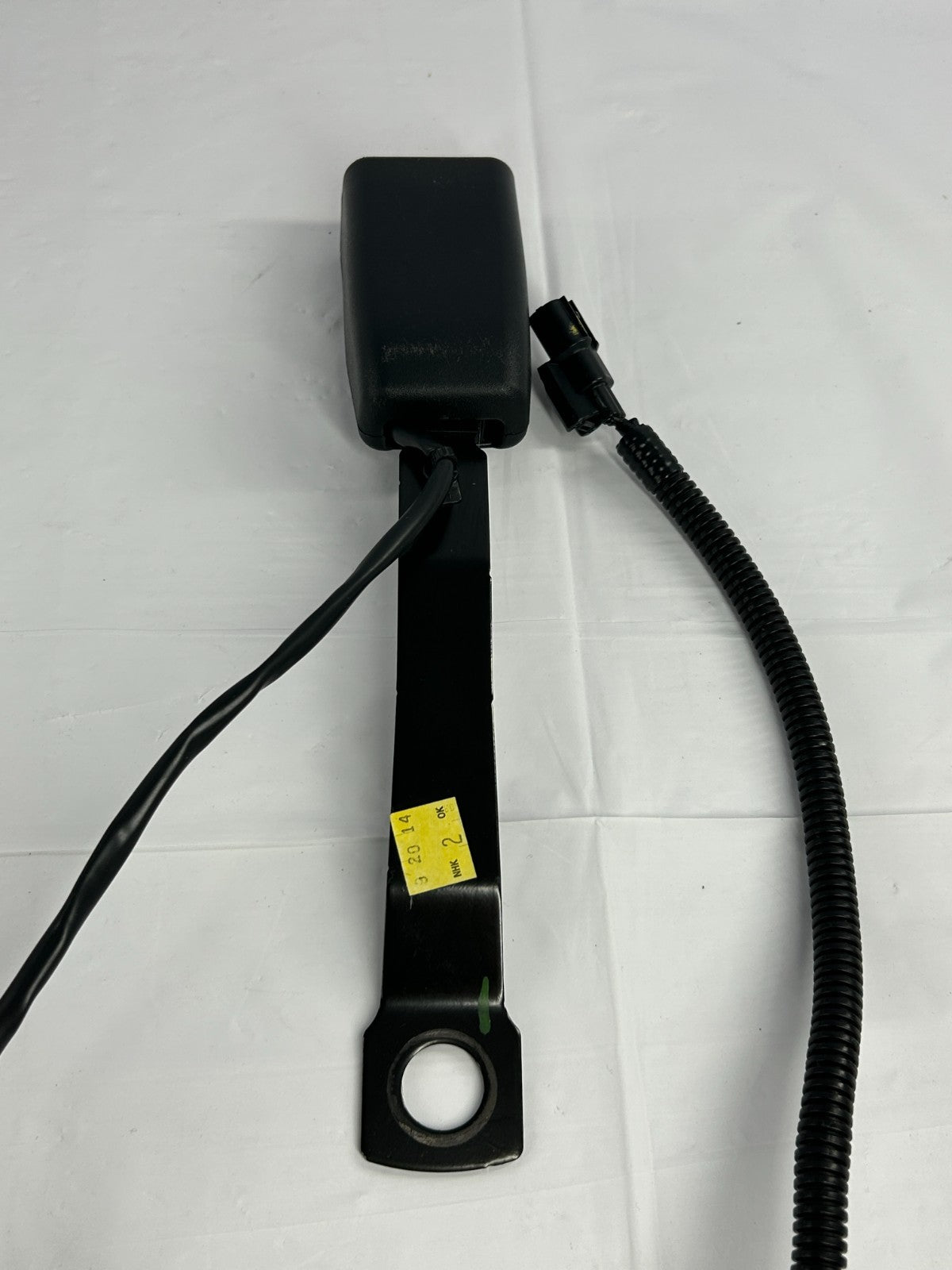 2015-2019 Subaru Outback Front Left Seat Belt Buckle Receiver OEM 64631AL01AVH