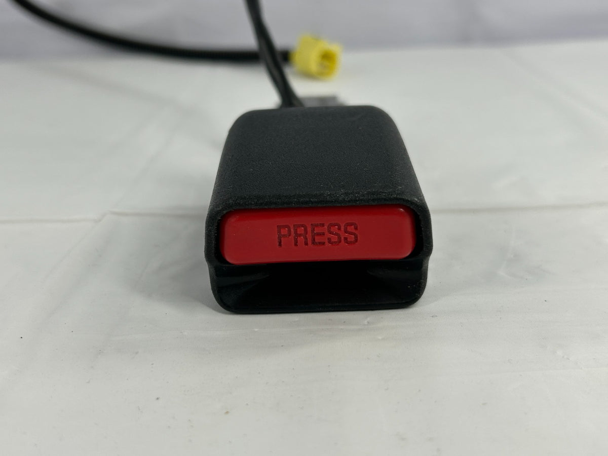 2015-2019 Subaru Outback Front Right Seat Belt Buckle Receiver OEM 64631AL00AVH