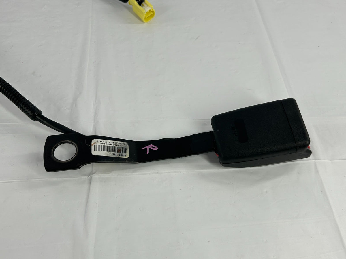 2015-2019 Subaru Outback Front Right Seat Belt Buckle Receiver OEM 64631AL00AVH