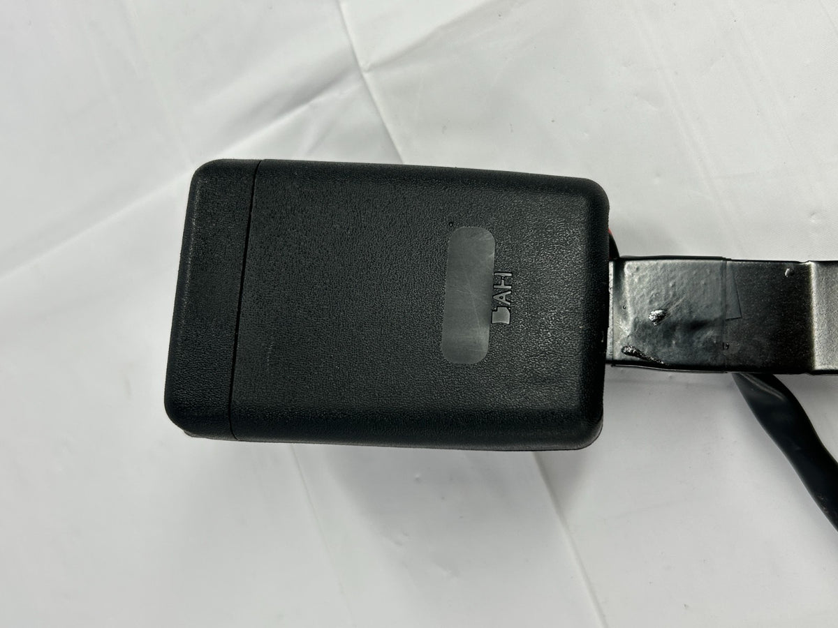 2015-2019 Subaru Outback Front Right Seat Belt Buckle Receiver OEM 64631AL00AVH