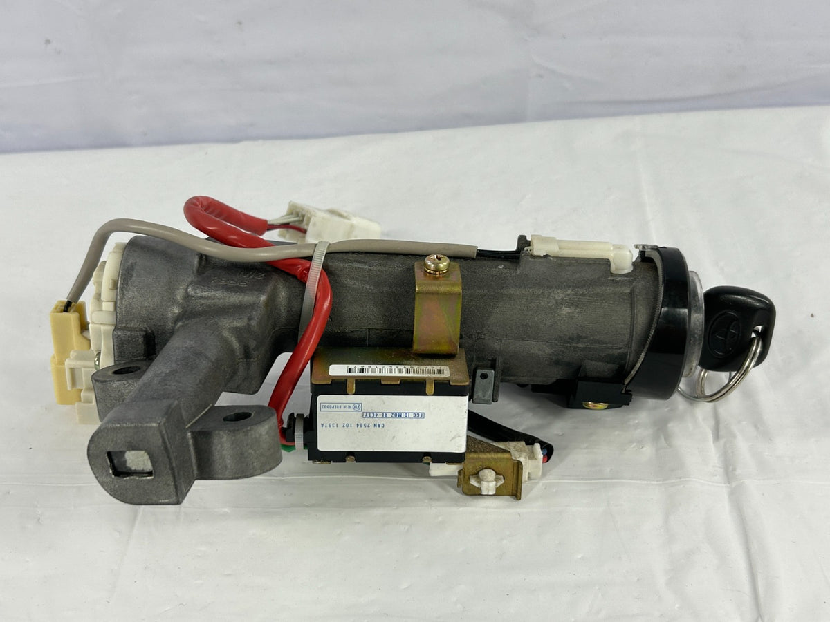 2001-2007 Toyota Sequoia Ignition Lock Cylinder Switch with Key OEM 89783-34020
