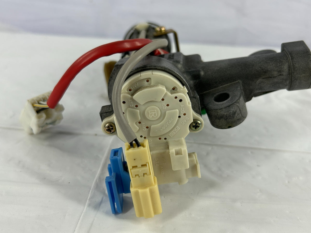 2001-2007 Toyota Sequoia Ignition Lock Cylinder Switch with Key OEM 89783-34020