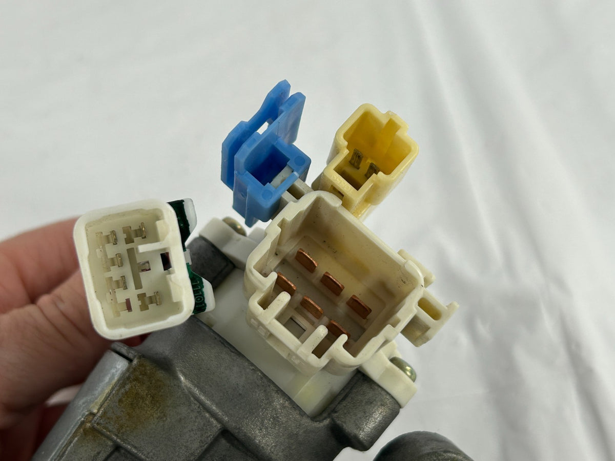 2001-2007 Toyota Sequoia Ignition Lock Cylinder Switch with Key OEM 89783-34020