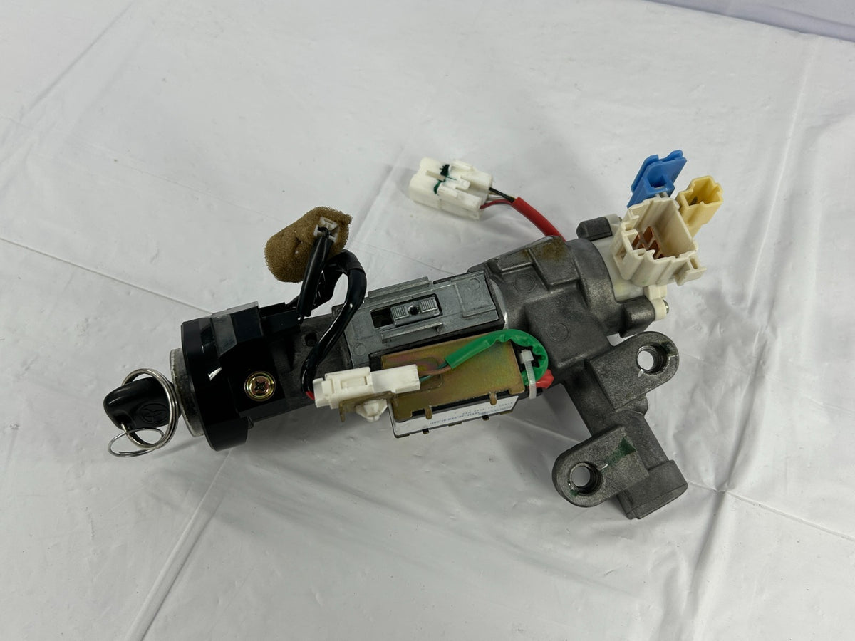 2001-2007 Toyota Sequoia Ignition Lock Cylinder Switch with Key OEM 89783-34020