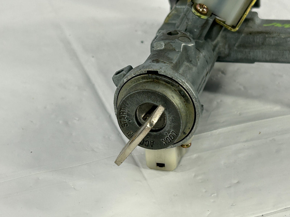 1996-2002 Toyota 4Runner Ignition Switch Lock Cylinder & Key OEM 45280-35320