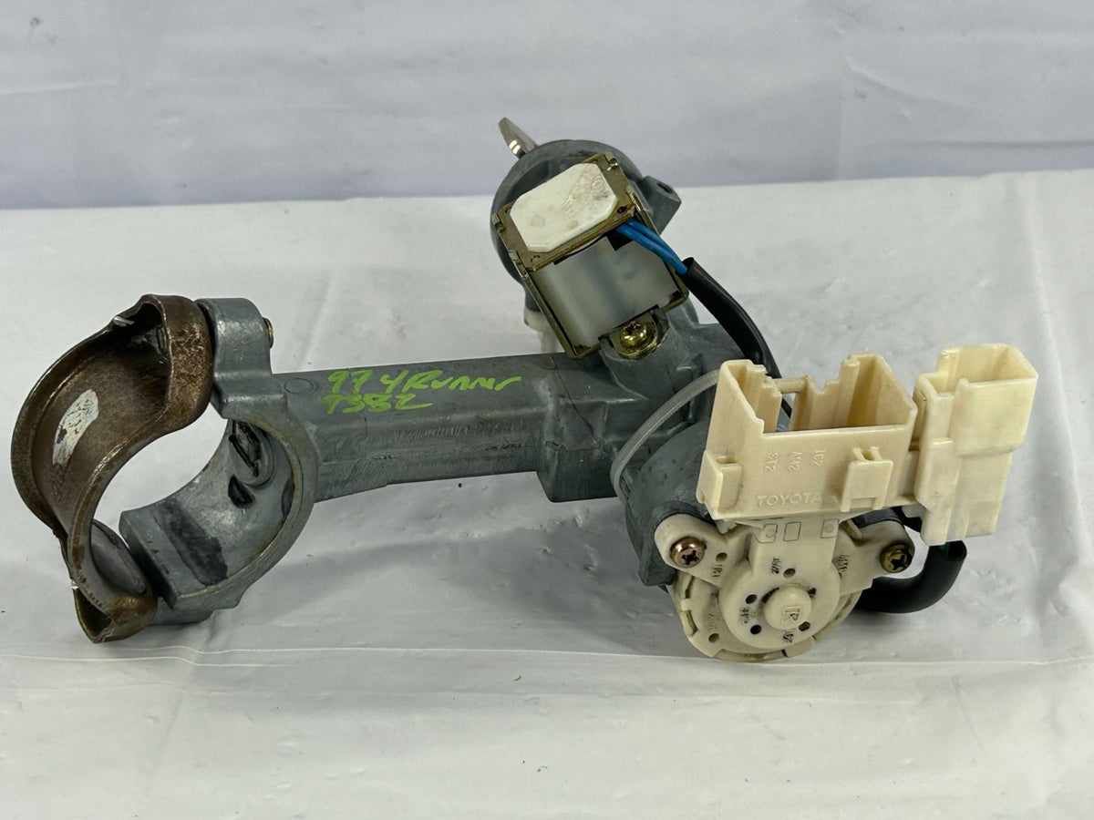 1996-2002 Toyota 4Runner Ignition Switch Lock Cylinder & Key OEM 45280-35320