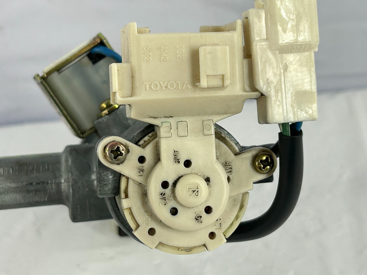 1996-2002 Toyota 4Runner Ignition Switch Lock Cylinder & Key OEM 45280-35320