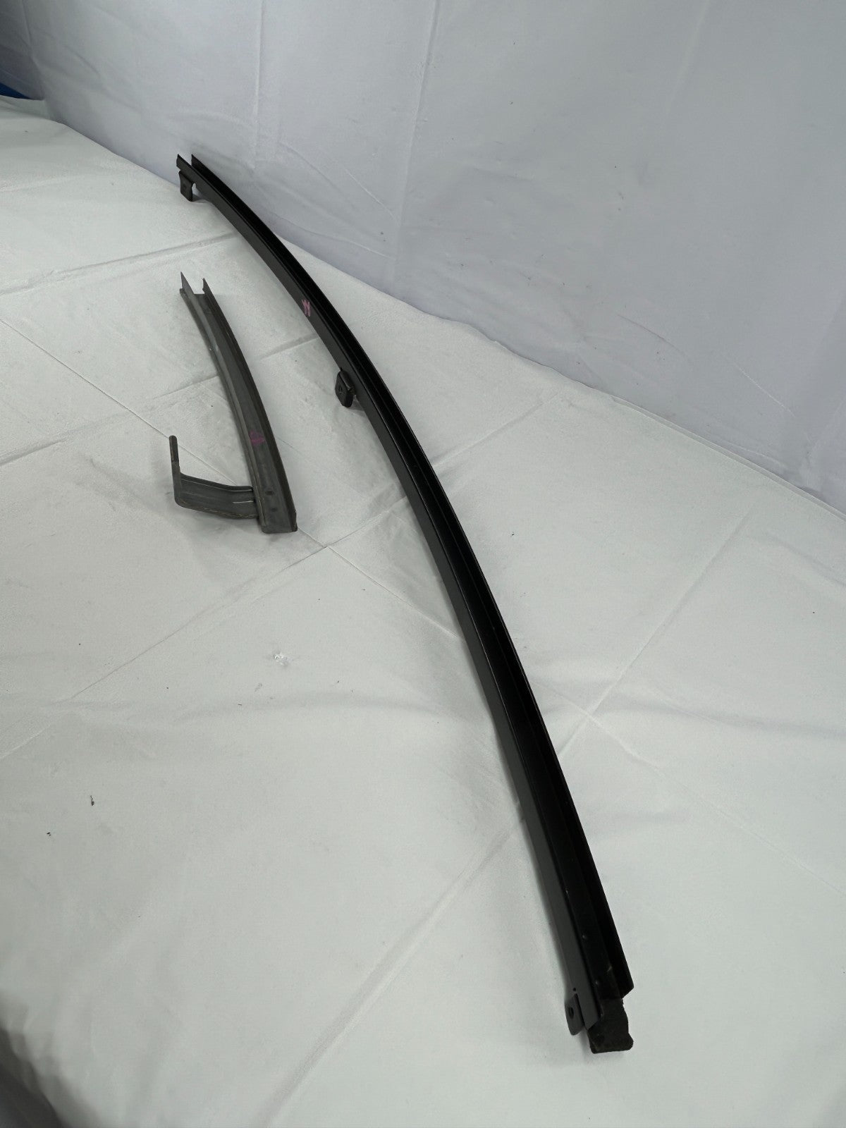 09-15 Honda Pilot Rear RH Door Window Guide Sash Channel Set OEM 72730-SZA-A01