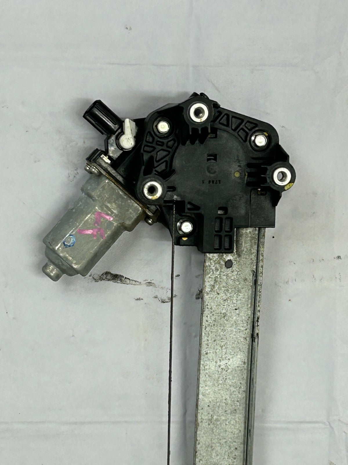 09-15 Honda Pilot Front Left Door Window Regulator with Motor OEM 72250-SZA-A02