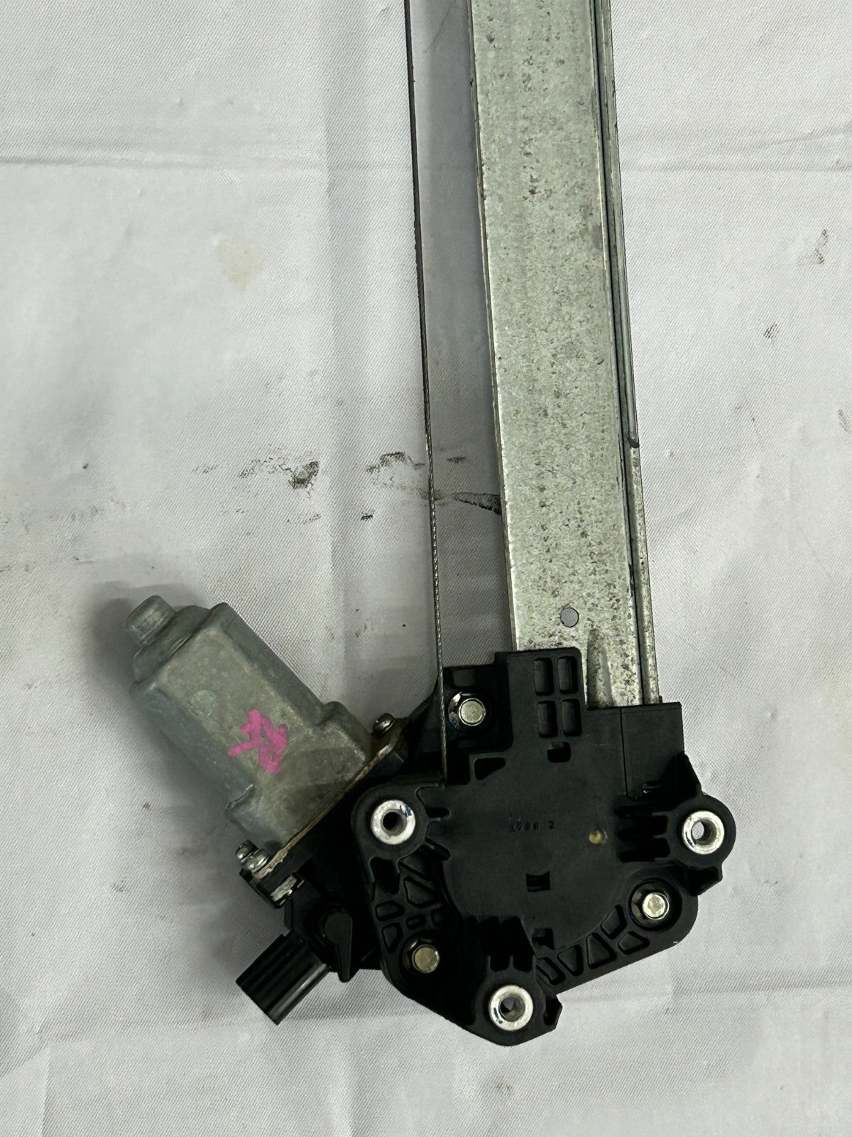 09-15 Honda Pilot Front Right Door Window Regulator & Motor OEM 72210-SZA-A02