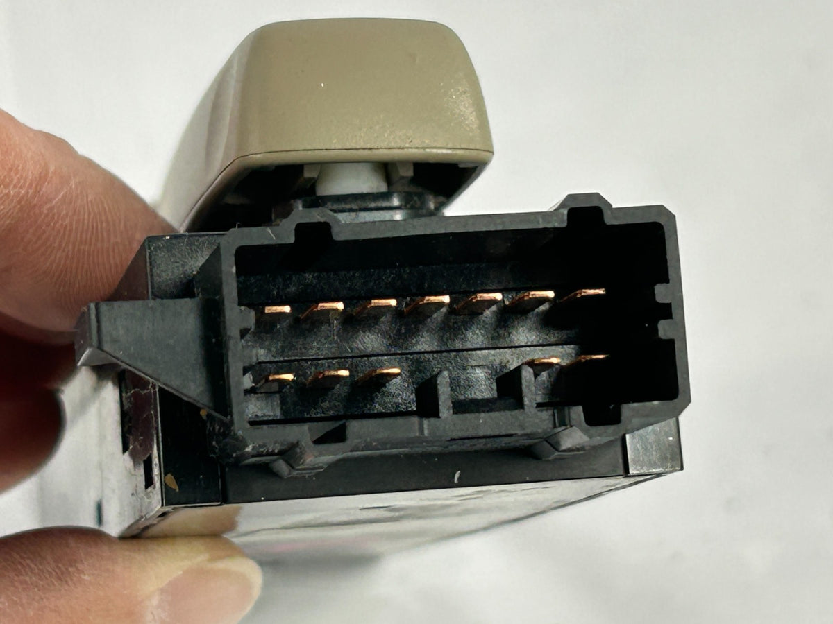 2009-2025 Honda Pilot Front RIGHT Seat Adjust Control Switch OEM 81253-SDB-A71