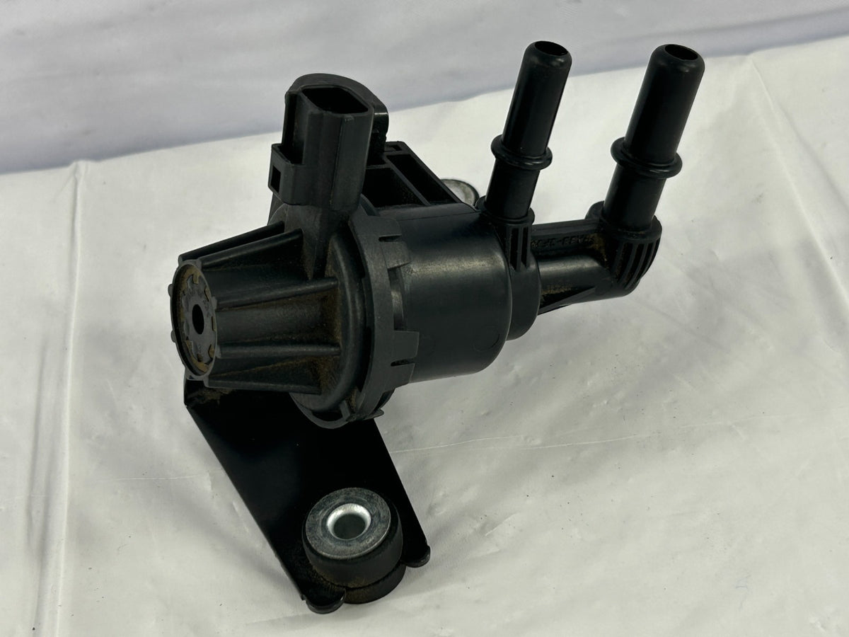 07-15 Mazda Cx-9 Engine Fuel EVAP Vapor Canister Purge Solenoid OEM CY01-18-740
