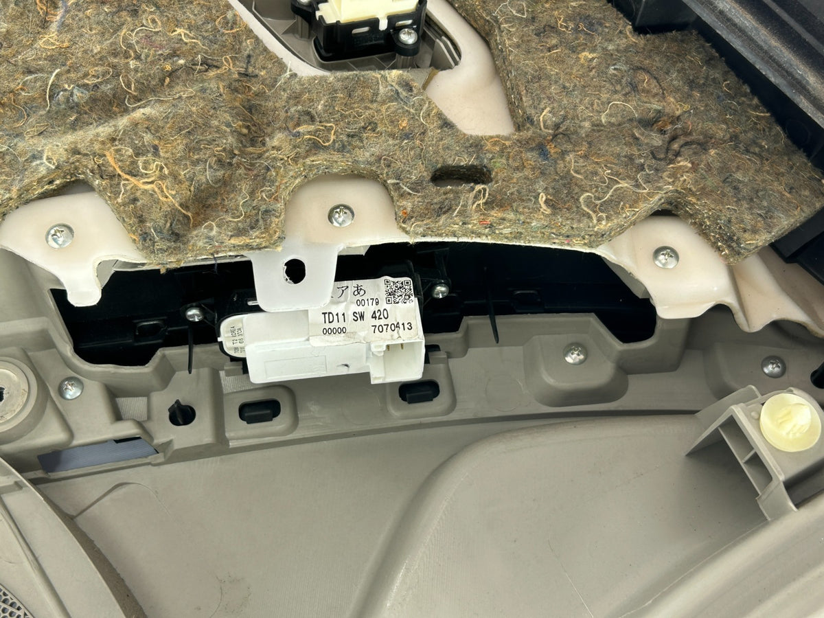 2007-2009 Mazda CX-9 Front Right Door Interior Trim Panel OEM TD11-68-430R-34