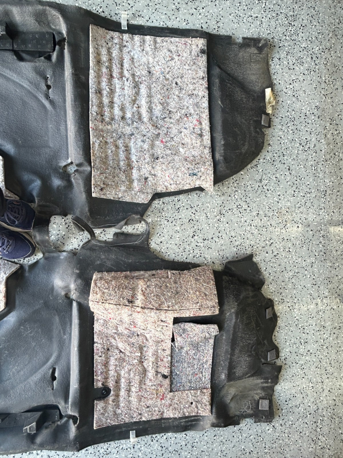 02-05 Toyota Sequoia Front Access Cabin Interior Floor Carpet Gray 58510-0C073