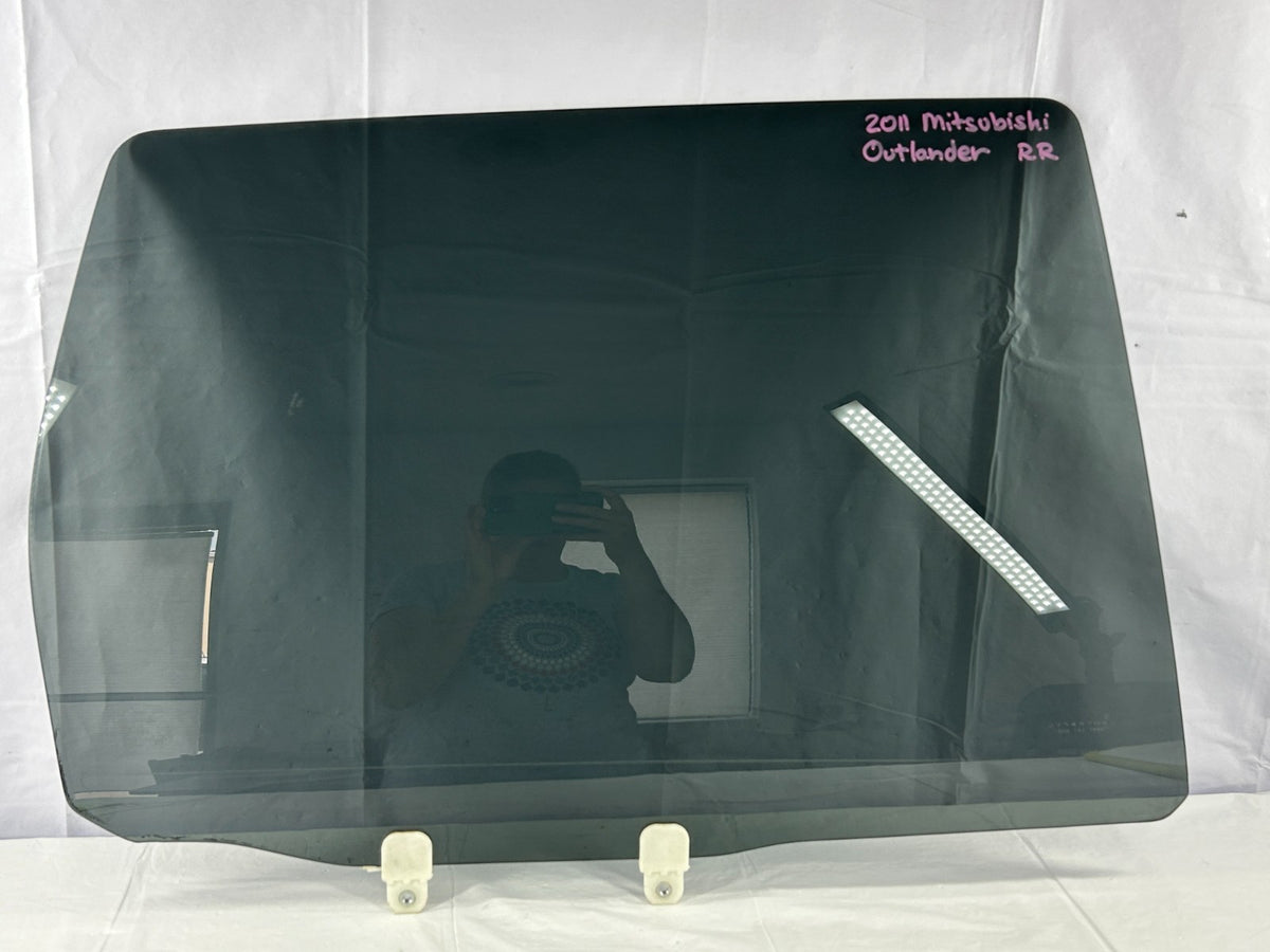 2007-2013 Mitsubishi Outlander Rear Right Door Window Glass Tinted OEM 5736A796