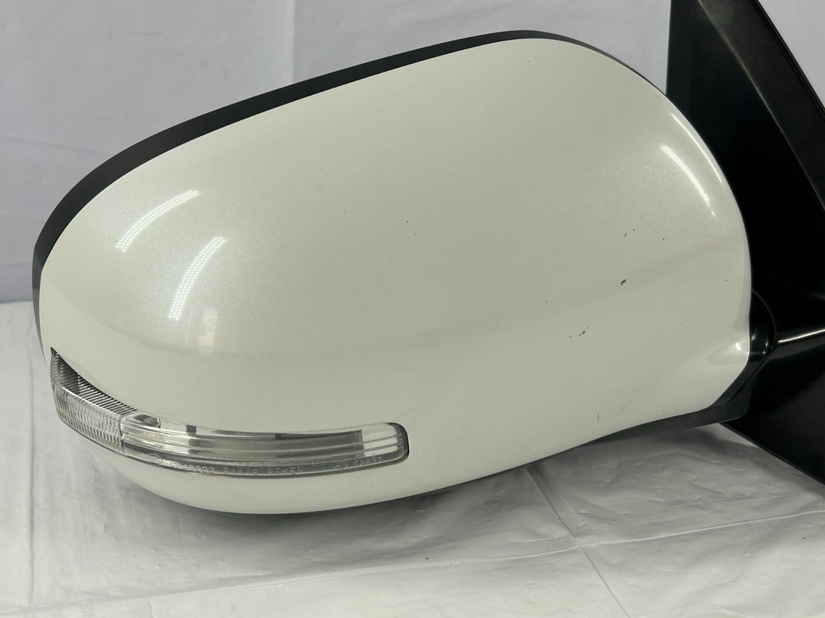 10-13 Mitsubishi Outlander Right Side Power Door Mirror Turn Signal OEM 7632A824