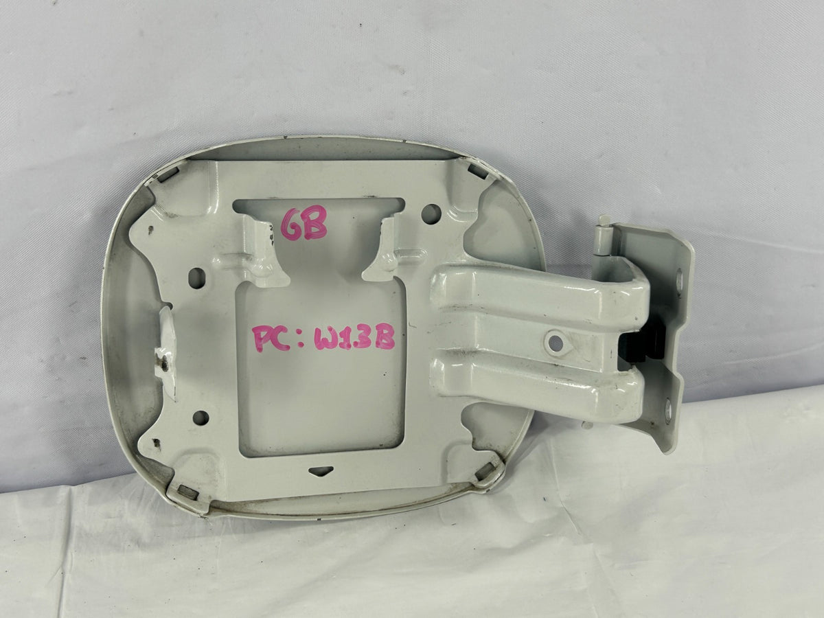 2007-2013 Mitsubishi Outlander Fuel Gas Filler Door Cap Lid White OEM 5940A045