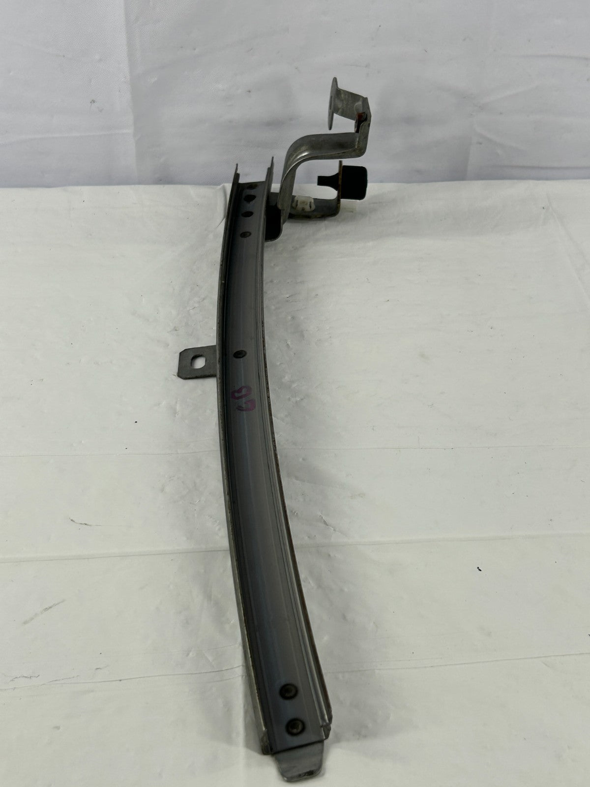 2007-2013 Mitsubishi Outlander Front Left Door Window Sash Channel OEM 5705A049
