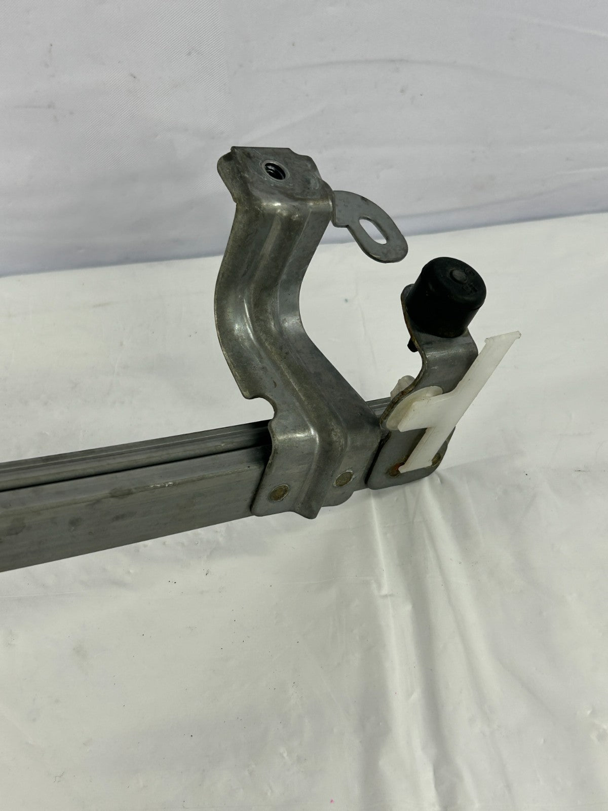 2007-2013 Mitsubishi Outlander Front Left Door Window Sash Channel OEM 5705A049