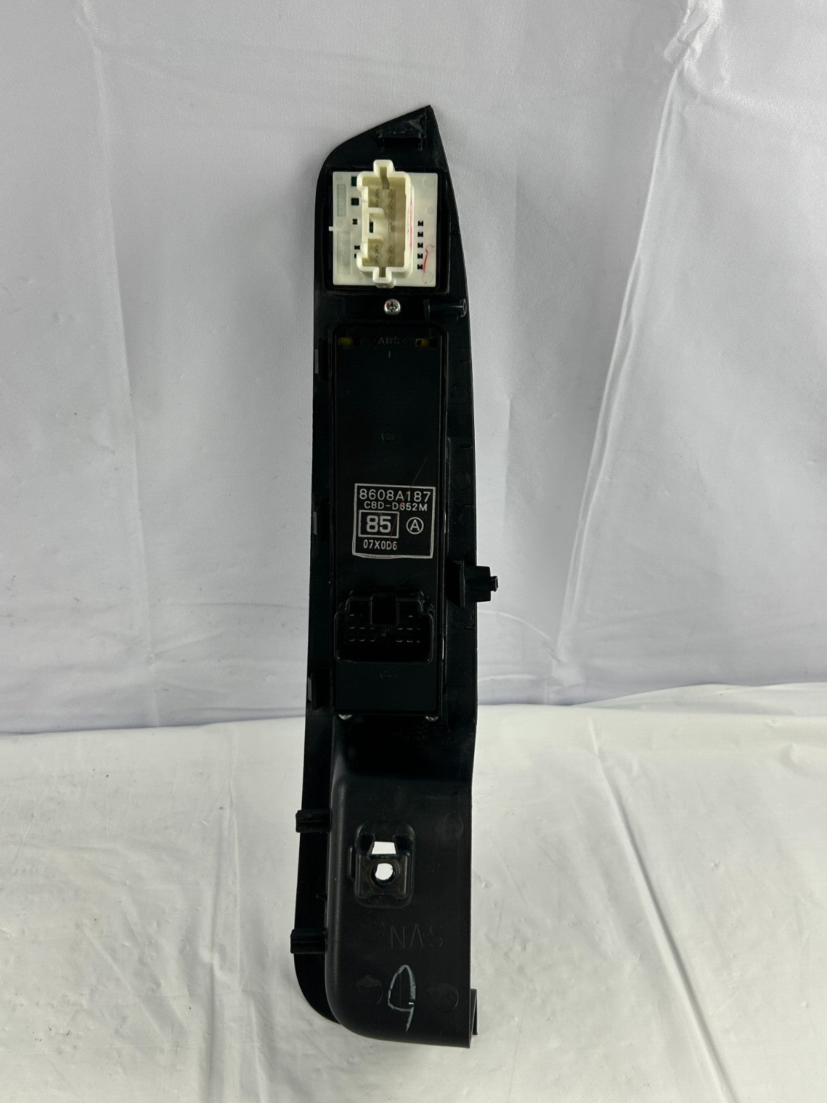 07-13 Mitsubishi Outlander Front Left Door Master Window Switch OEM 8608A187