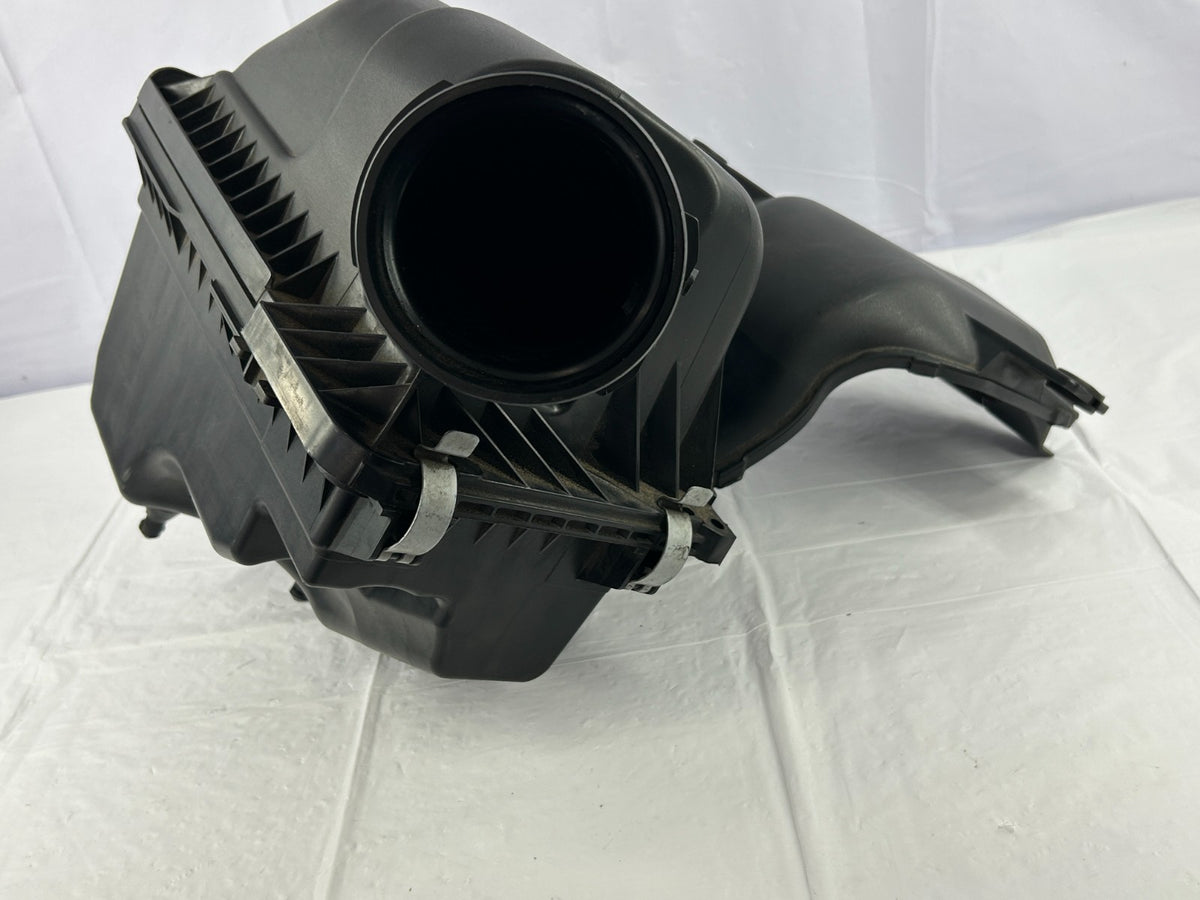 2007-2015 Mazda CX-9 Engine Air Cleaner Filter Housing Box Assy OEM CY01-13-300G