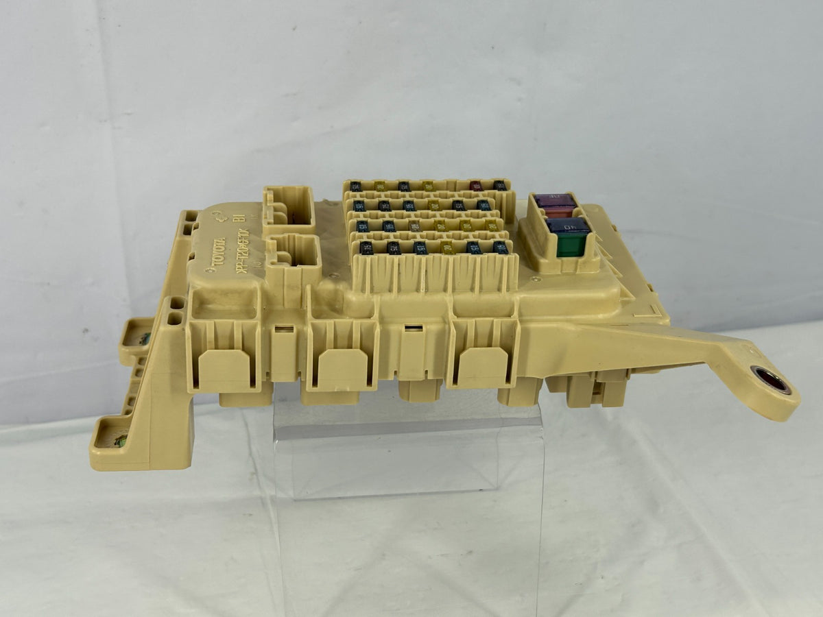 2000-2003 Lexus RX300 Interior Cabin Fuse Box Junction Module OEM 82730-48022
