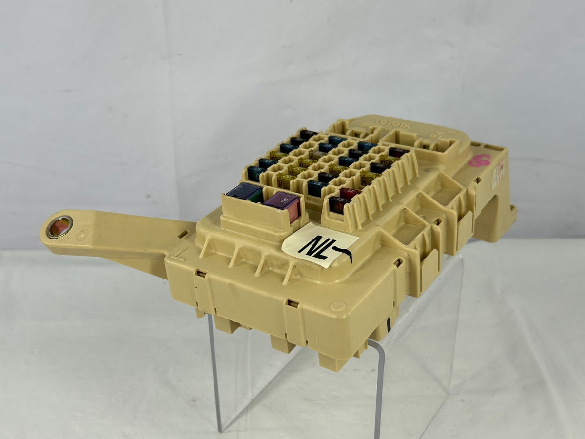 2000-2003 Lexus RX300 Interior Cabin Fuse Box Junction Module OEM 82730-48022