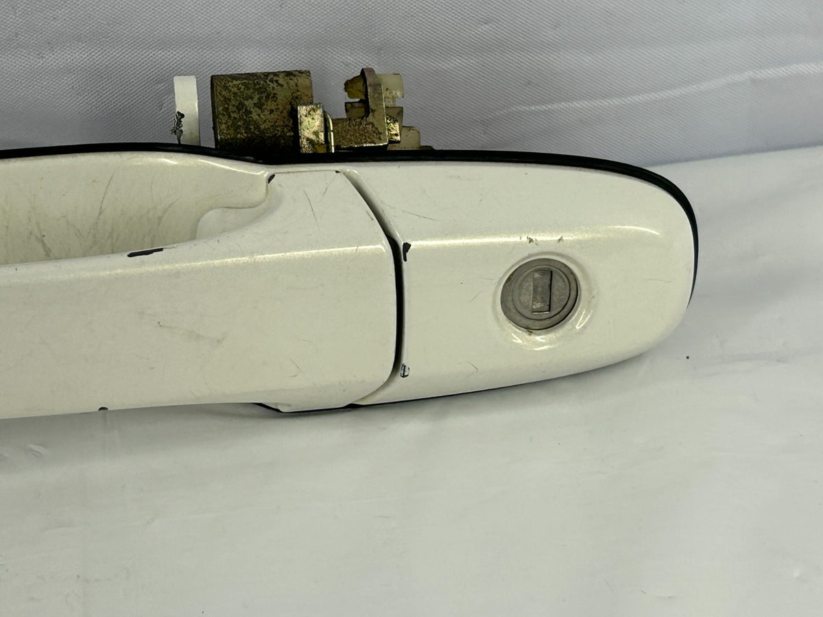 2000-2003 Lexus RX300 Front Left Driver Door Exterior Handle OEM 69220-48030-A0