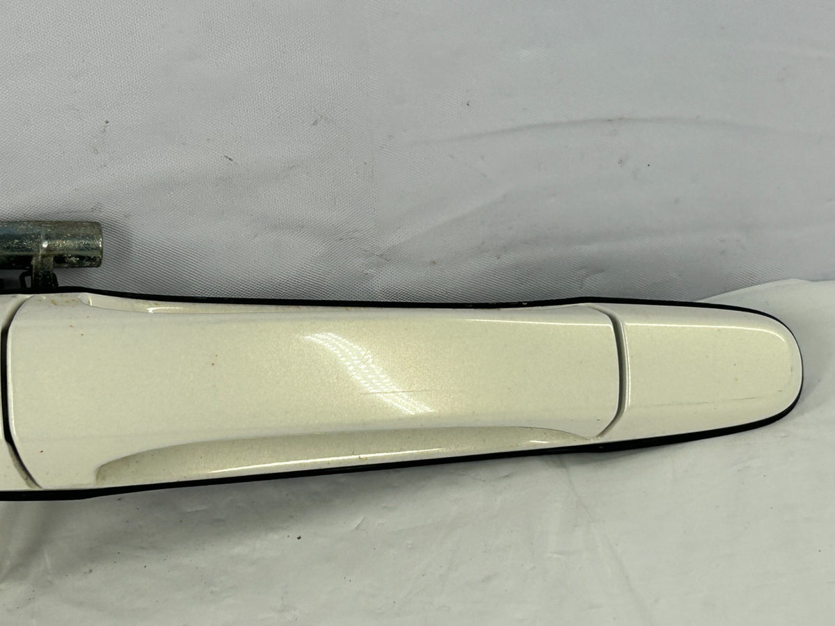 2000-2003 Lexus RX300 Rear Right Door Exterior Handle White OEM 69230-48020-A0