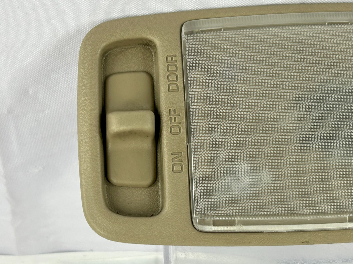 2002-2003 Lexus RX300 Rear Luggage Area Roof Dome Map Light Lamp OEM 81240-22120