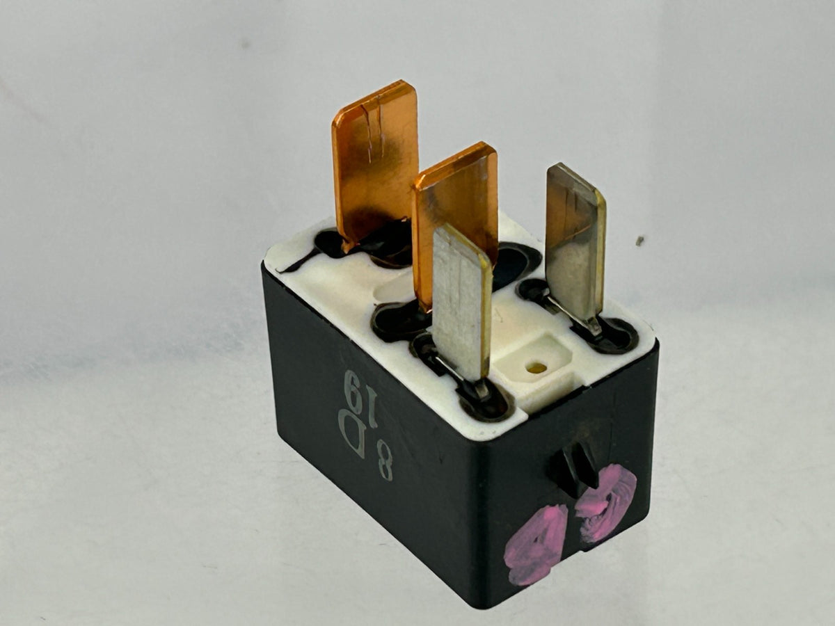 2000-2003 Lexus RX300 Denso 4 Pin Accessory Power Relay Unit OEM 90987-02020