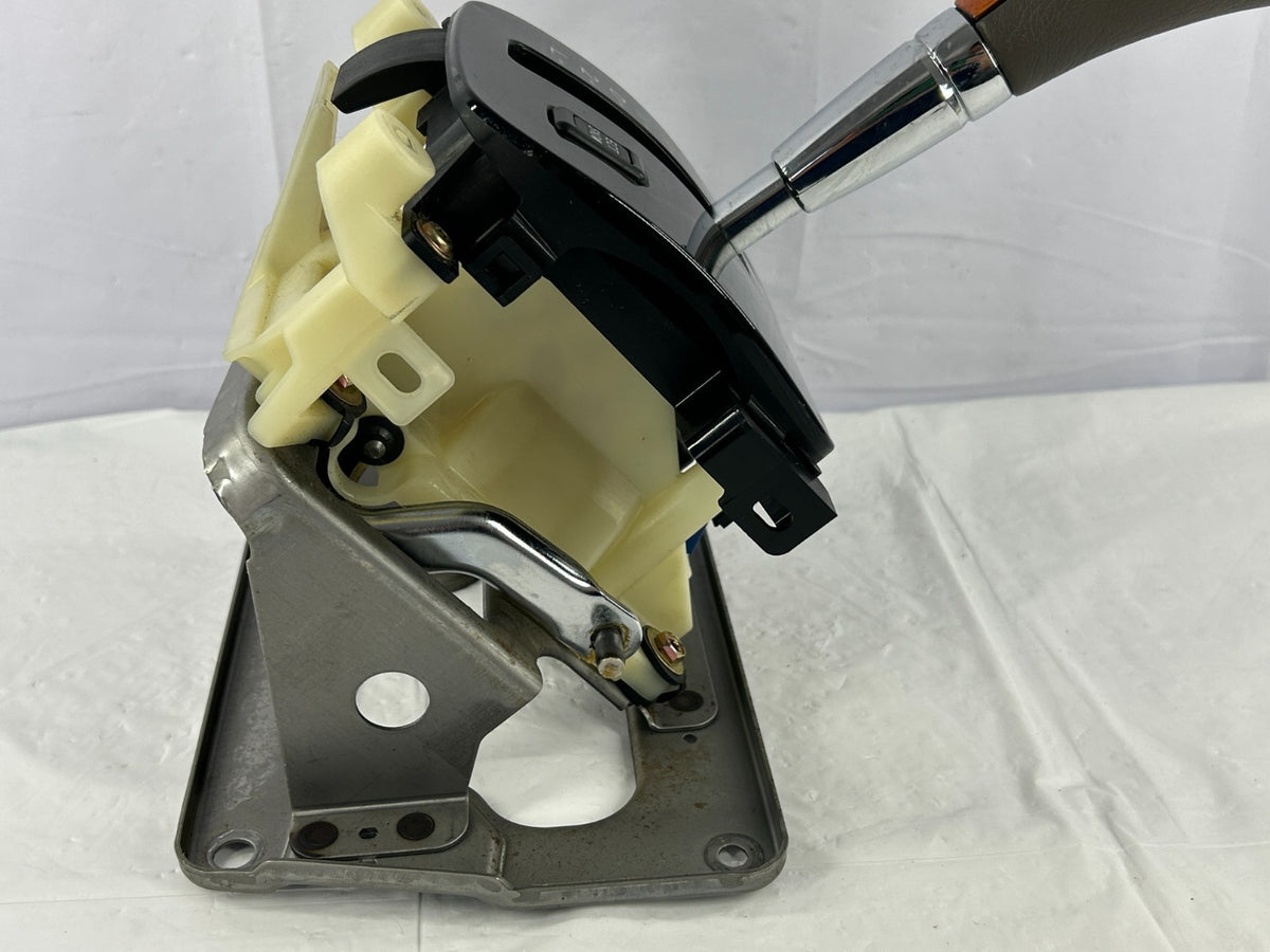 99-03 Lexus RX300 Automatic Gear Shifter Lever Console Wood Grain OEM 3356048020