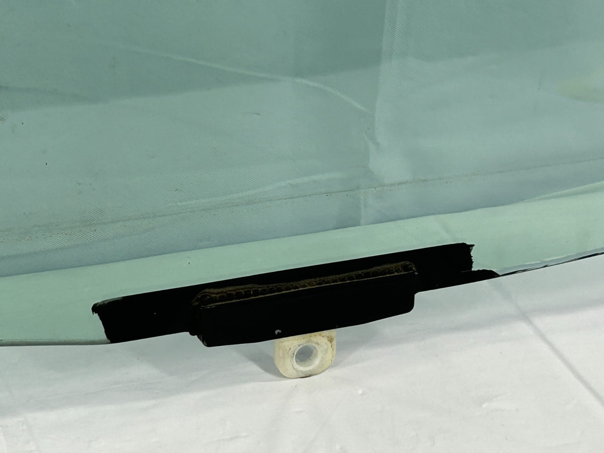 2000-2003 Lexus RX300 Front Right Passenger Door Window Glass OEM 68101-48030