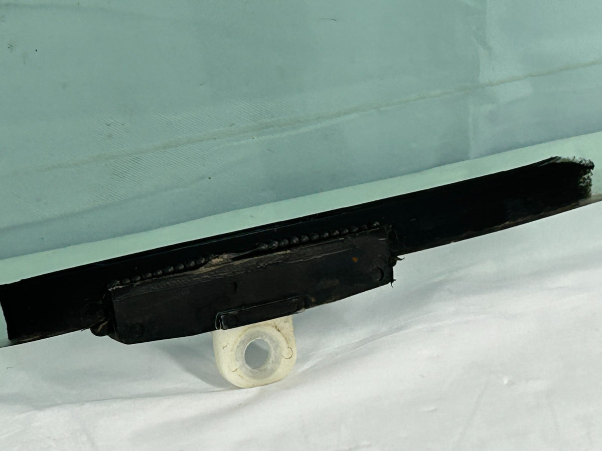 2000-2003 Lexus RX300 Front Left Driver Door Window Glass OEM 68102-48030