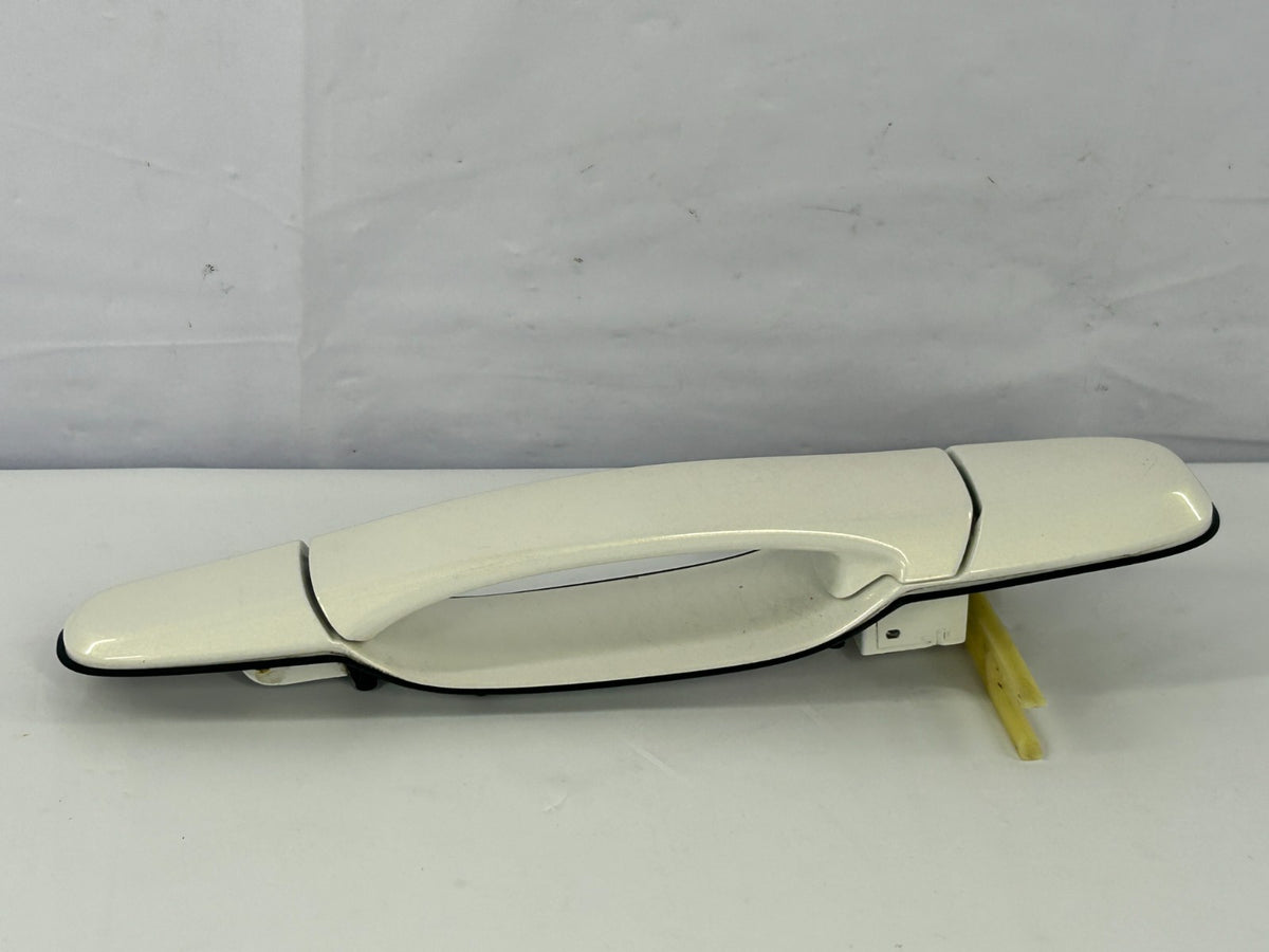 2000-2003 Lexus RX300 Rear Left Side Exterior Door Handle OEM 69240-48020-E0