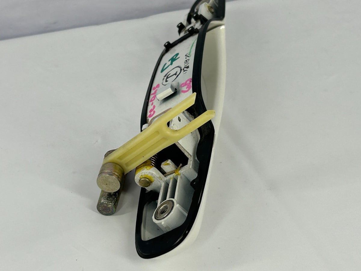2000-2003 Lexus RX300 Rear Left Side Exterior Door Handle OEM 69240-48020-E0