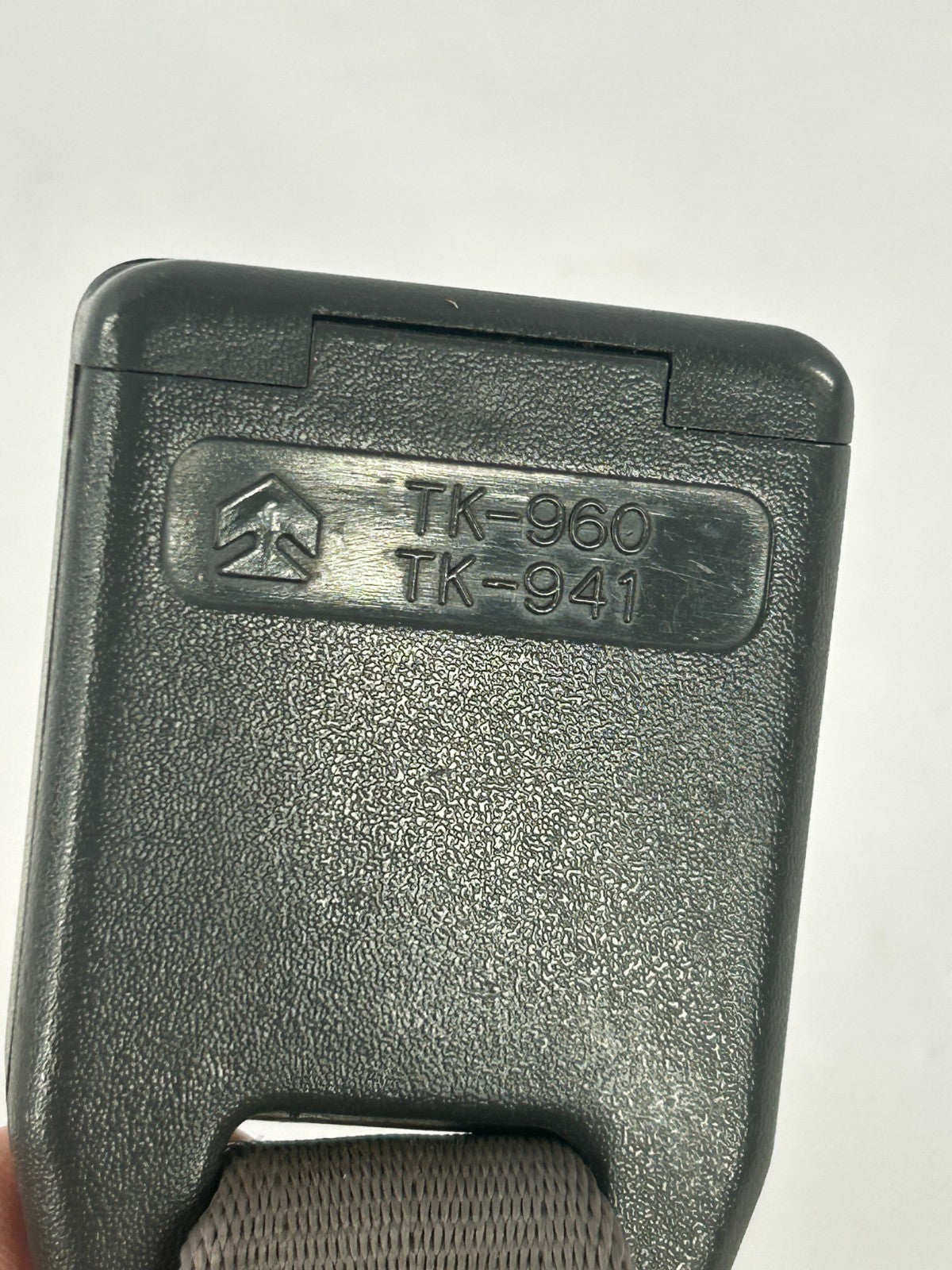 1988-1990 Toyota Land Cruiser Rear Right Seat Belt Buckle OEM 73380-90A20-06