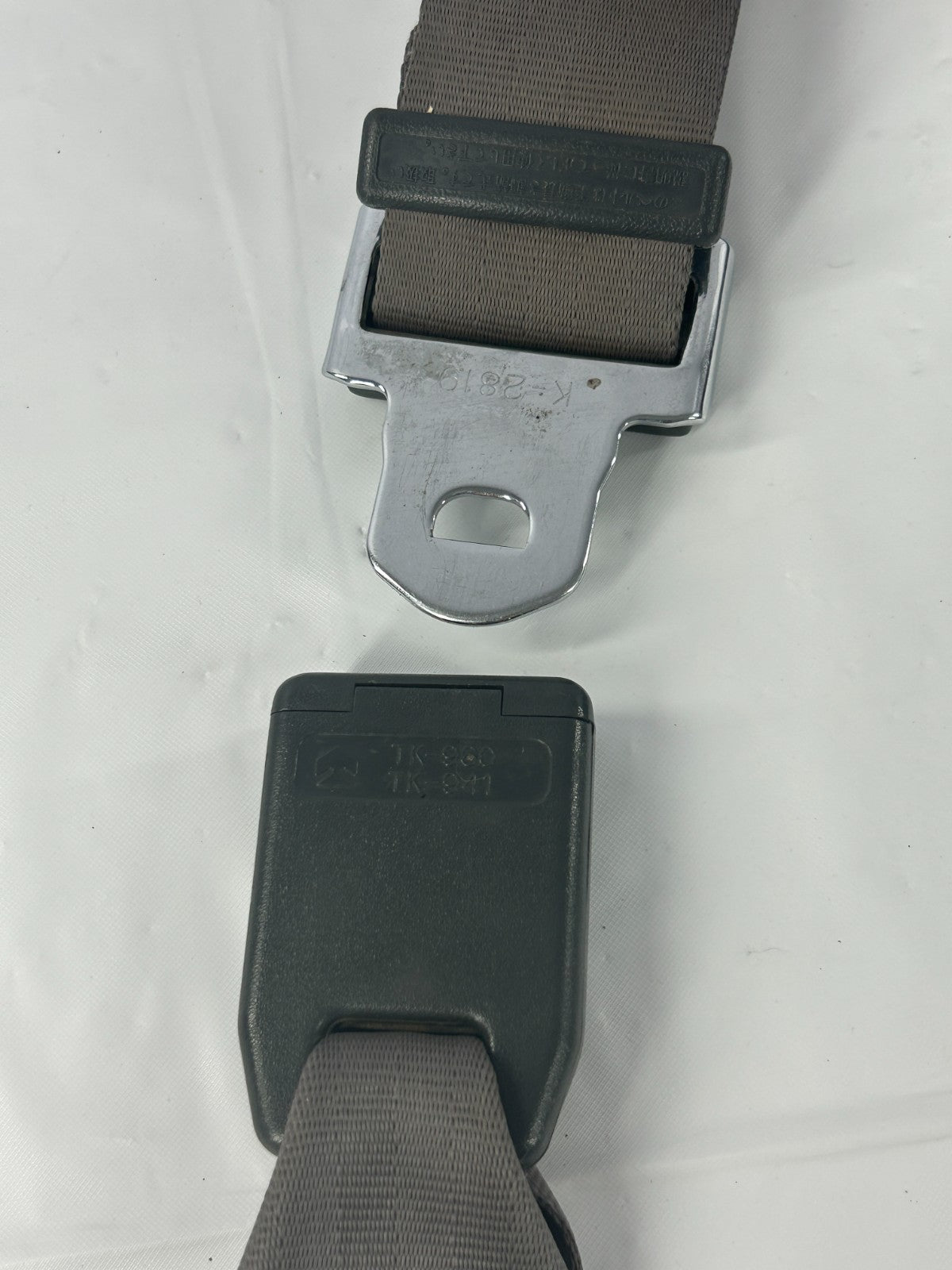 88-89 Toyota Land Cruiser Rear Center Lap Seat Belt Receiver OEM 73330-90A04-13