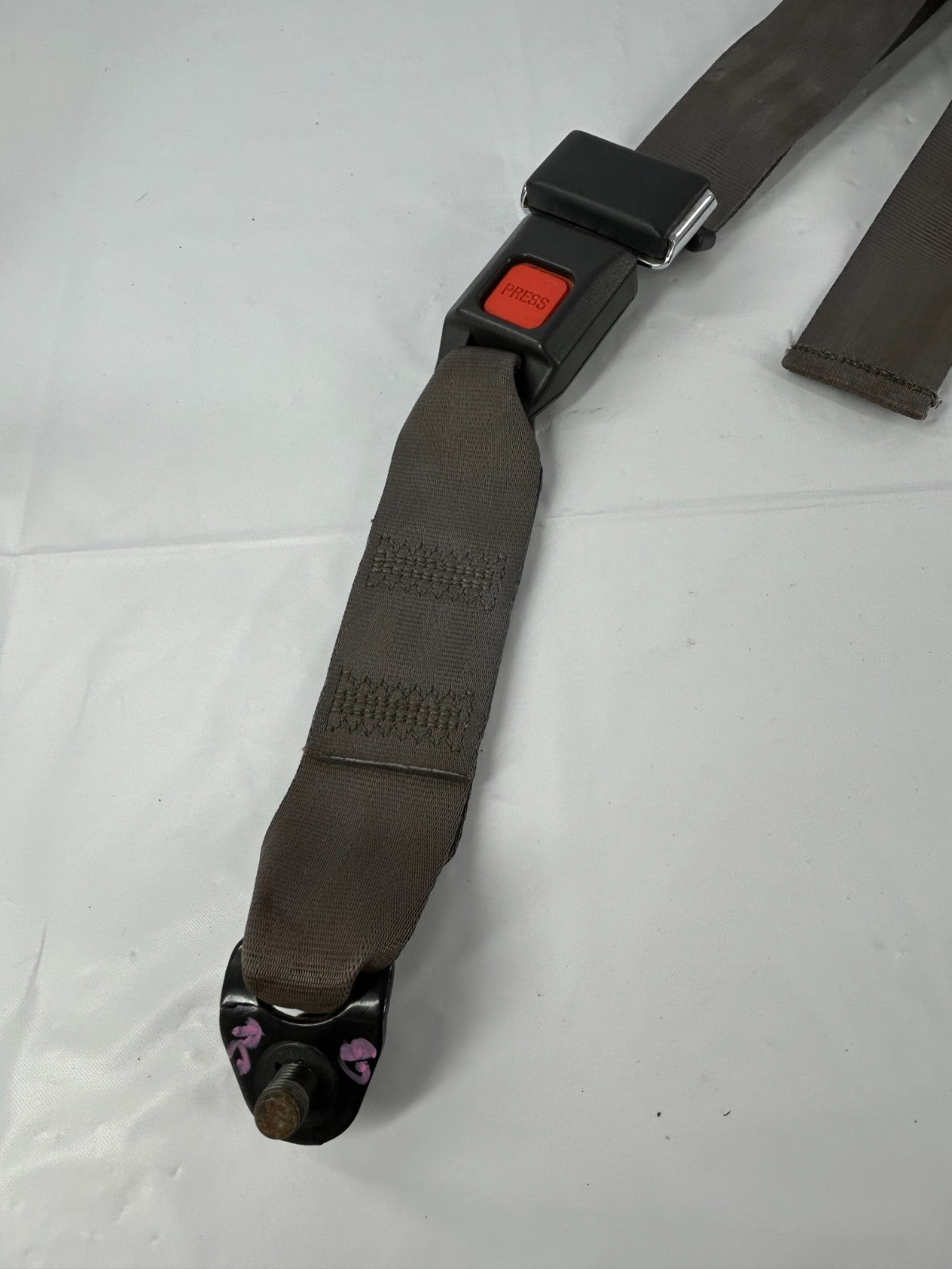 88-89 Toyota Land Cruiser Rear Center Lap Seat Belt Receiver OEM 73330-90A04-13