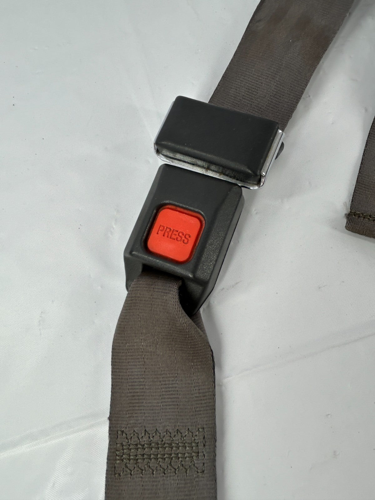 88-89 Toyota Land Cruiser Rear Center Lap Seat Belt Receiver OEM 73330-90A04-13