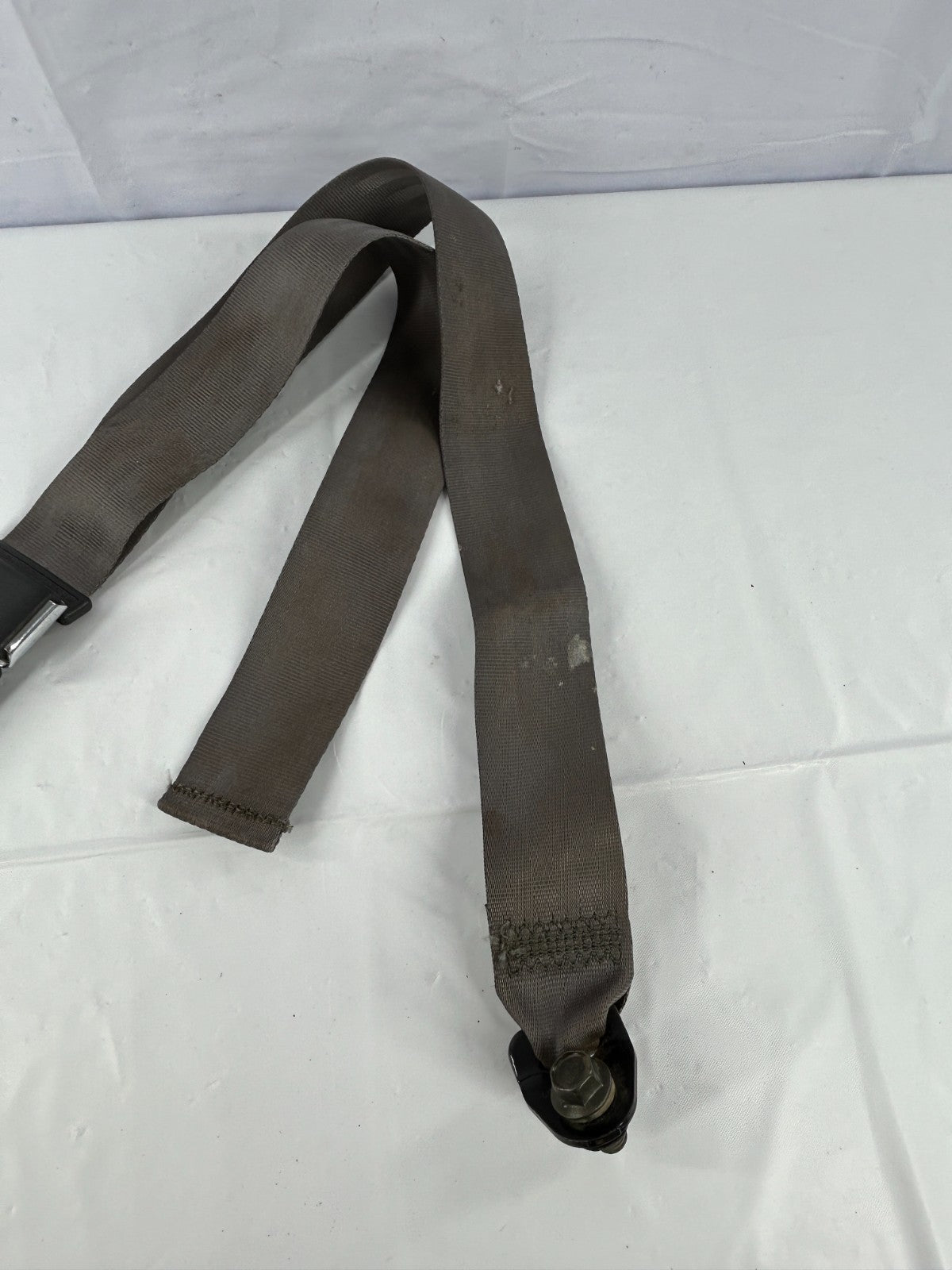 88-89 Toyota Land Cruiser Rear Center Lap Seat Belt Receiver OEM 73330-90A04-13