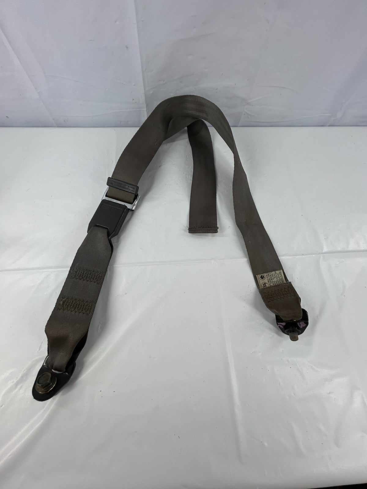 88-89 Toyota Land Cruiser Rear Center Lap Seat Belt Receiver OEM 73330-90A04-13