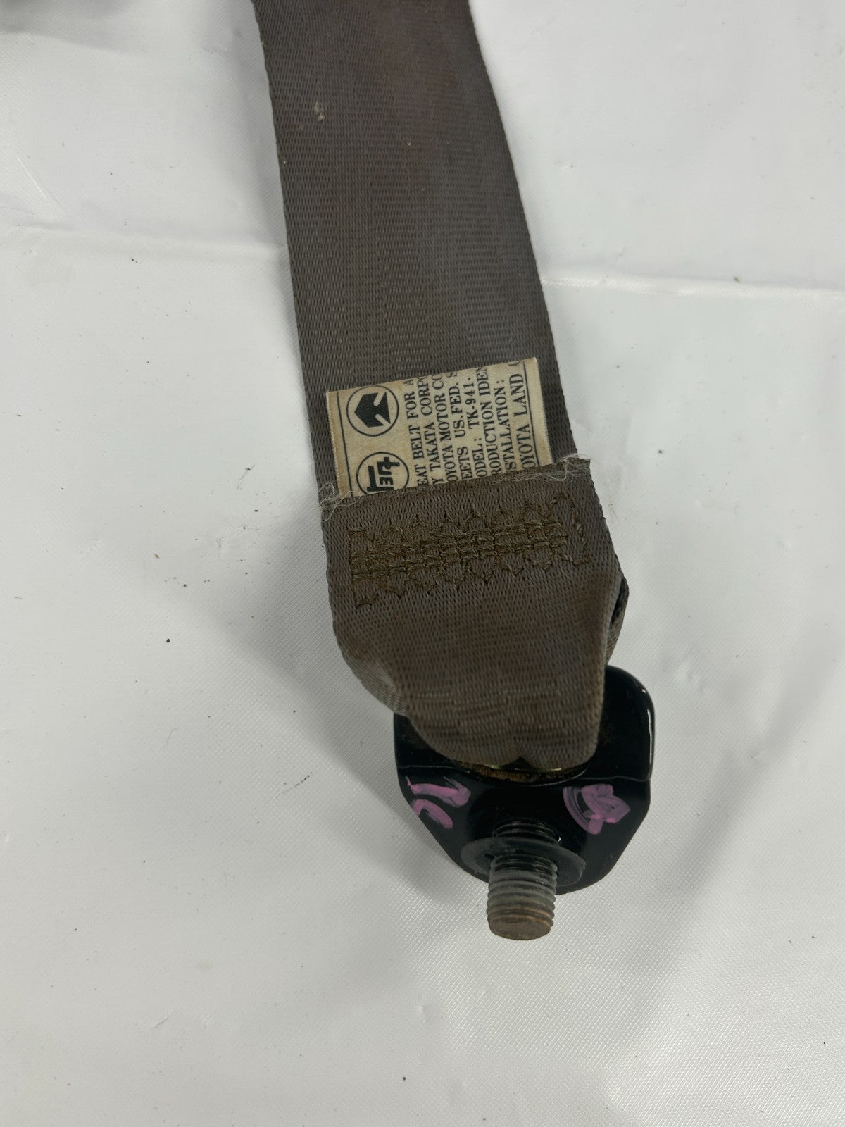 88-89 Toyota Land Cruiser Rear Center Lap Seat Belt Receiver OEM 73330-90A04-13