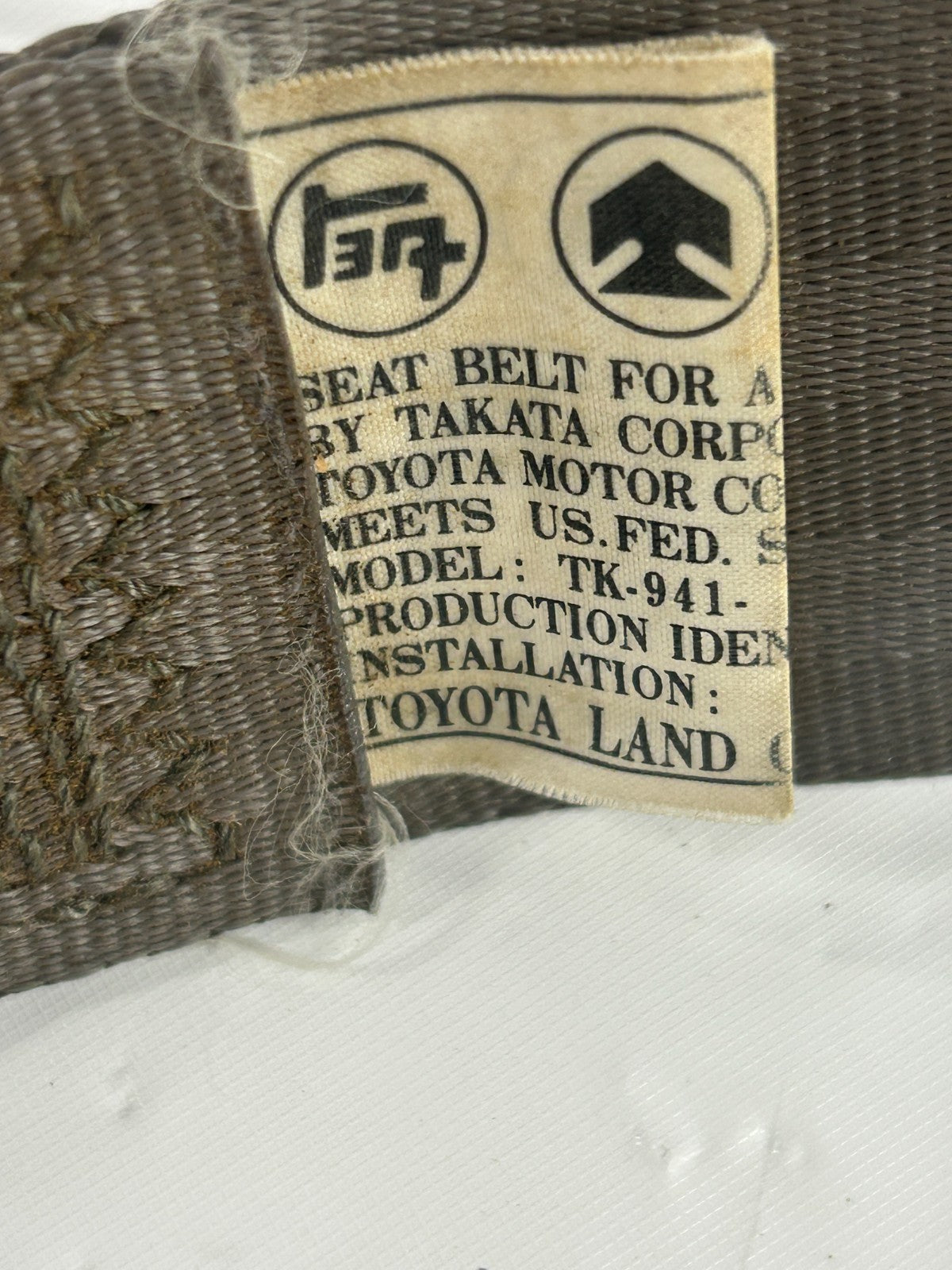 88-89 Toyota Land Cruiser Rear Center Lap Seat Belt Receiver OEM 73330-90A04-13