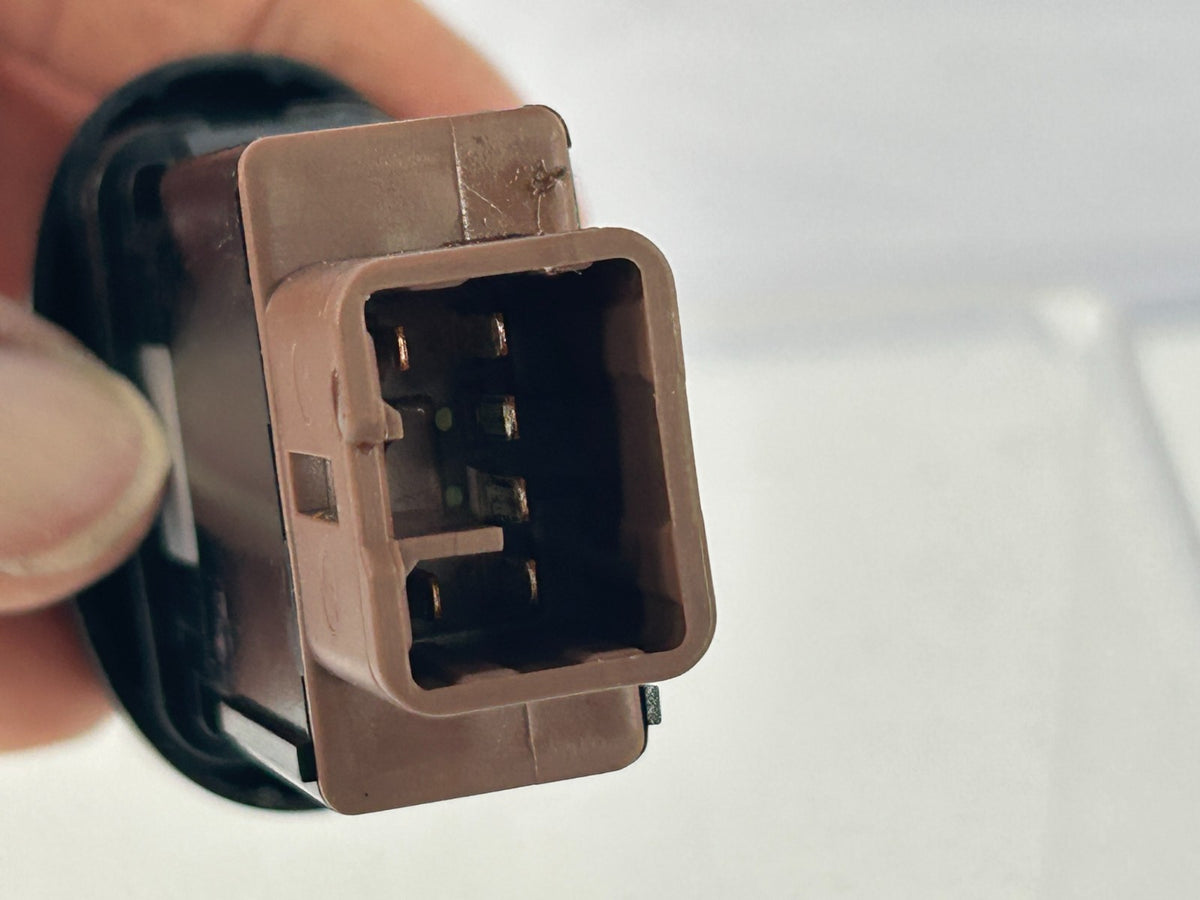 01-07 Toyota Sequoia Right Passenger Side Seat Heater Switch OEM 84751-0C010