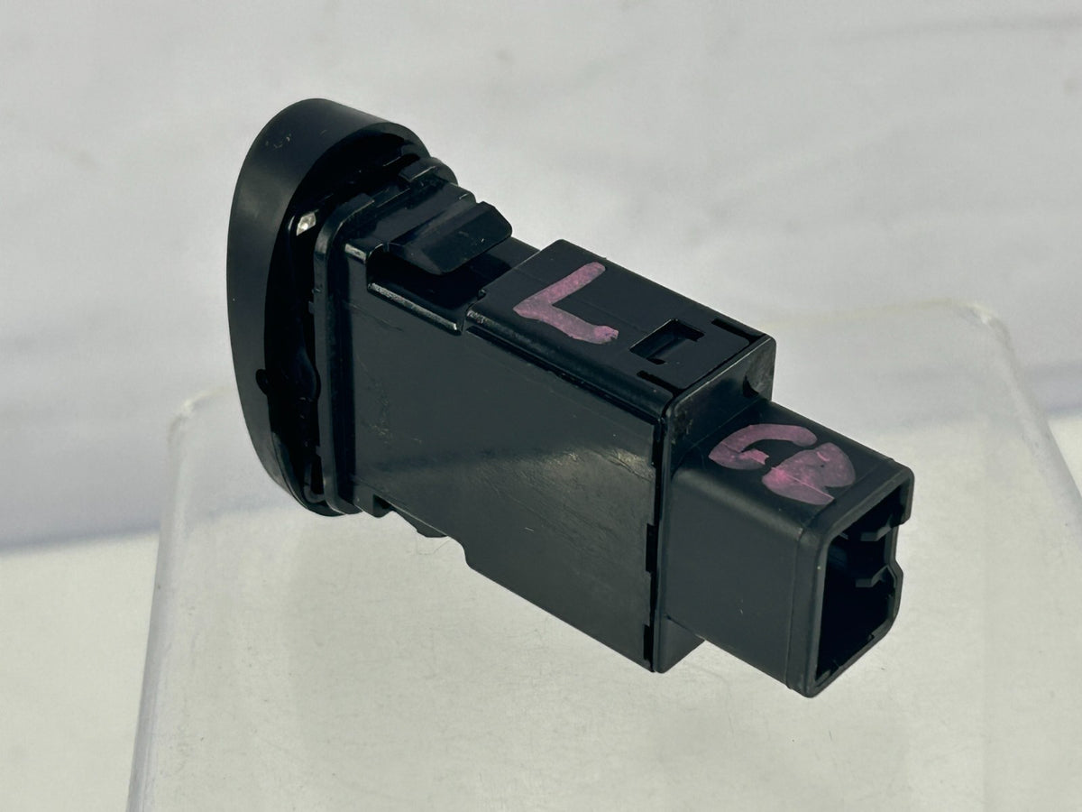 2001-2007 Toyota Sequoia Left Driver Side Seat Heater Switch OEM 84751-0C020
