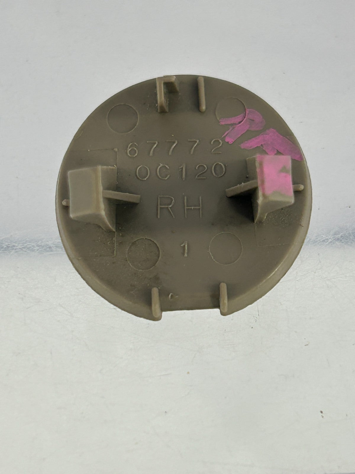 2004-2007 Toyota Sequoia Front Right Door Retainer Cap Trim OEM 67772-0C120-E1