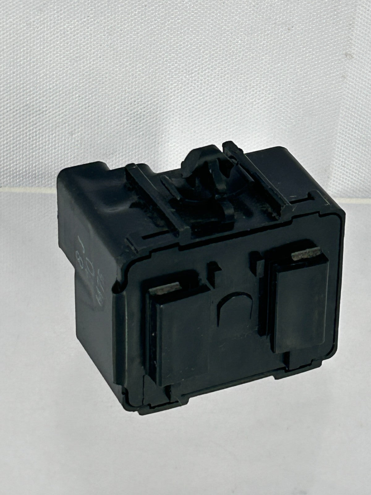2002-2007 Toyota Sequoia Skid Control Warning Buzzer Module Unit OEM 86652-51010